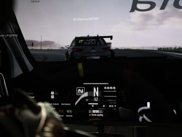 Bramkarz FC Barcelona w wyścigu Cupra Simracing Series